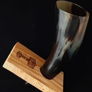 Trinkhornständer Mjölnir Olive furniert