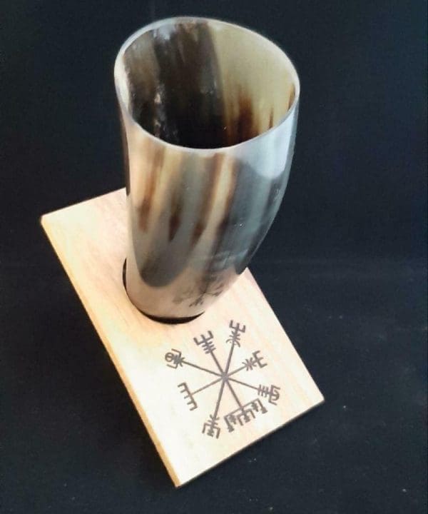 Trinkhornständer_Vegvisir
