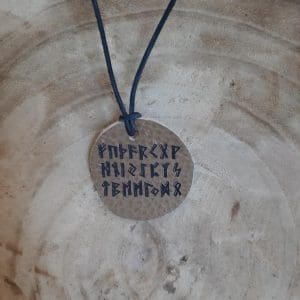 Lederanhänger Futhark