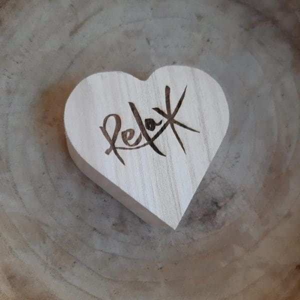 Herz-Holzkiste mit Magnetverschluss Relax