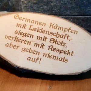 Holzschild Germanen Kämpfen