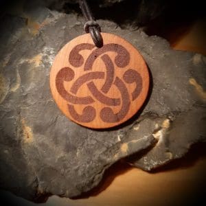 Holzschmuck Anhänger Keltisch