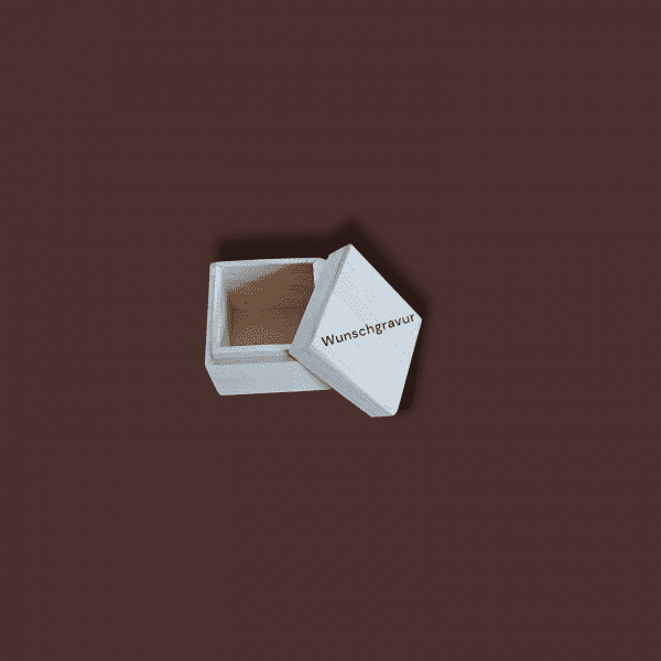 Holzbox mit Wunschgravur 6x6