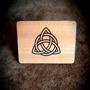 Holzpostkarte mit Gravur Keltik