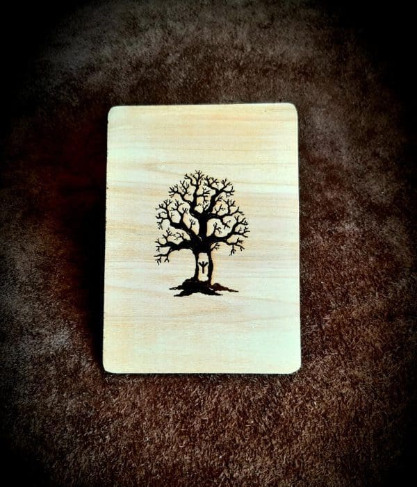 Holzpostkarte mit Gravur Baum
