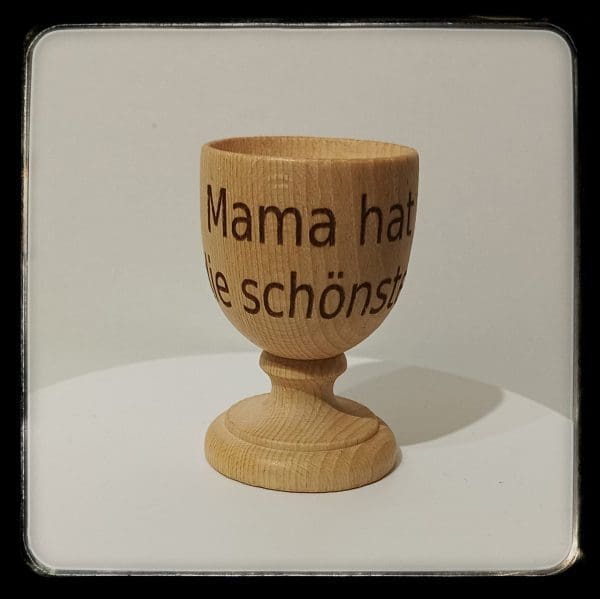Eierbecher aus Ahornholz