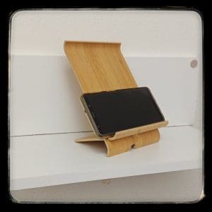 Handy- und Tablethalter aus Holz